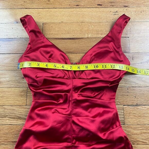 Xscape red stretch satin sheath cocktail dress Size 2 - Picture 6 of 8